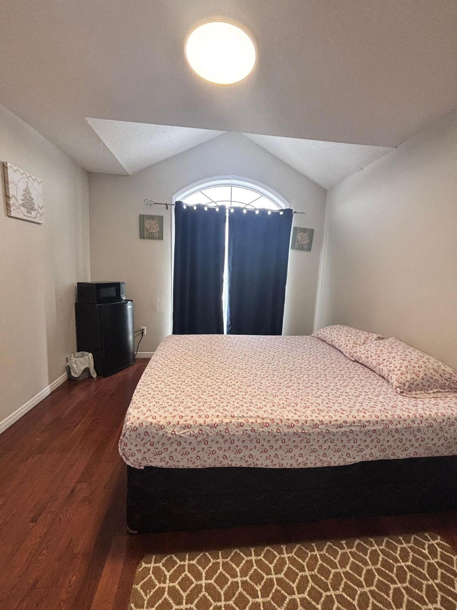 Bright Queen Room Close To Sheridan College And Airport Brampton Exterior foto